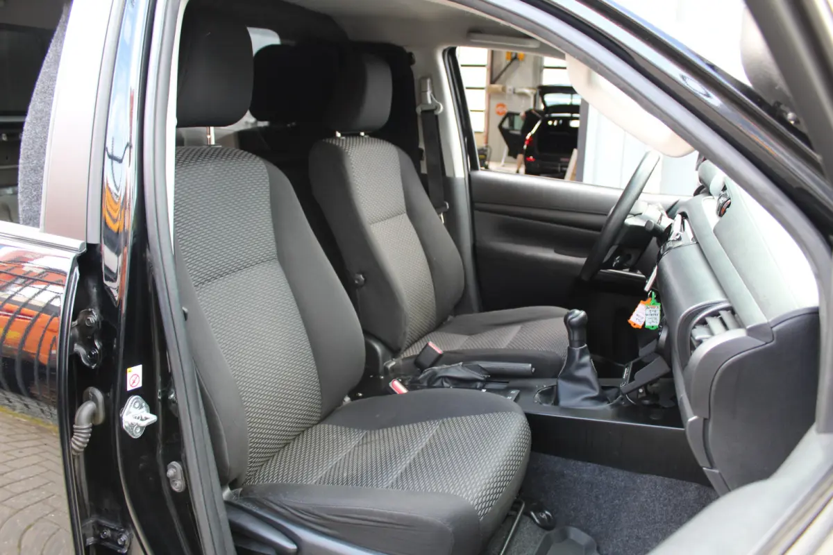 2.4 D-4D-F 150Pk 4x4 | Grijs kenteken | RIVAL + MEER EXTRA OPTIES