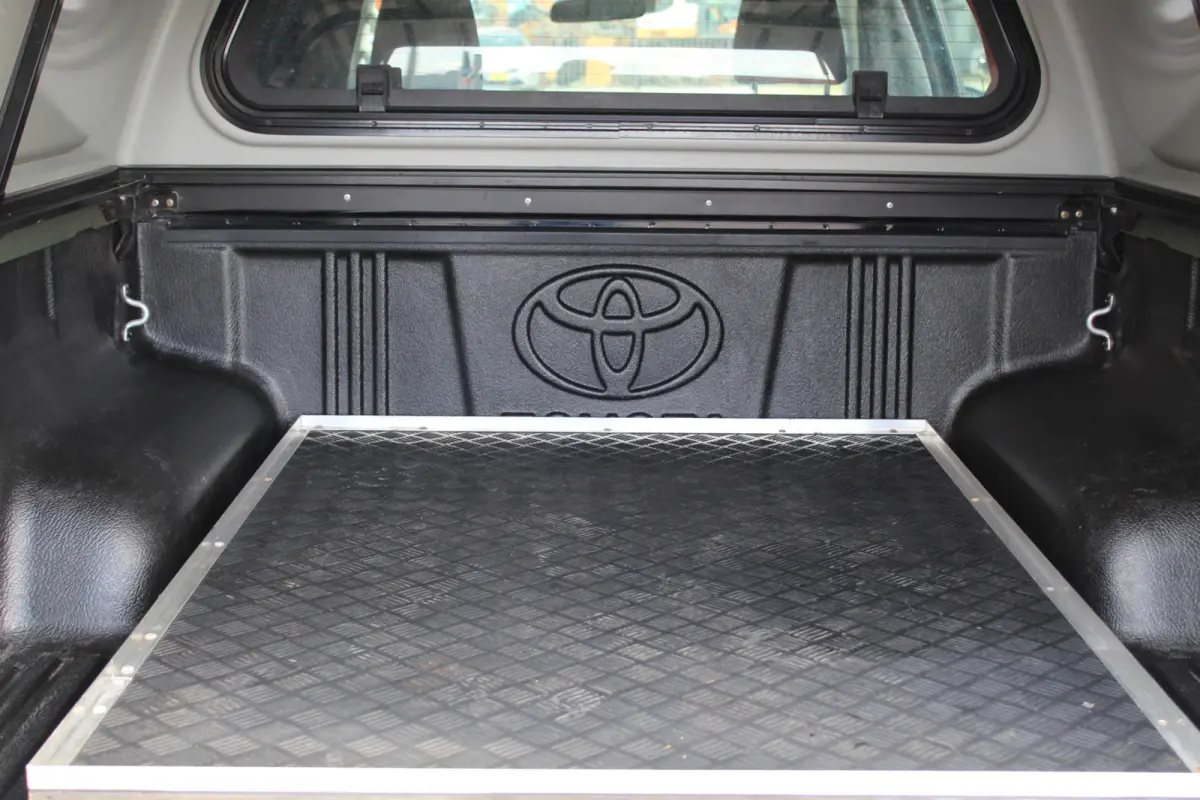 2.4 D-4D-F 150Pk 4x4 | Grijs kenteken | RIVAL + MEER EXTRA OPTIES
