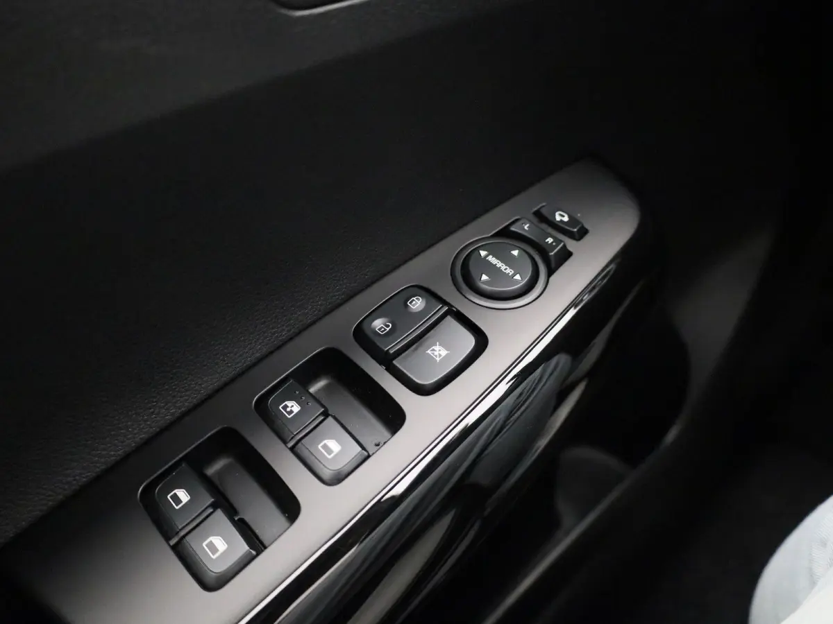 1.0 T-GDi X-Line 5p | Apple Carplay / Android | Stoelverwarming | Stuurverwarming |