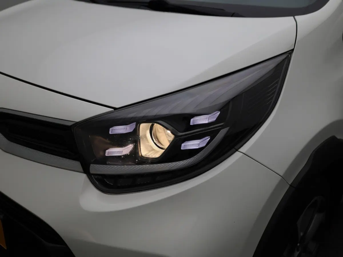 1.0 T-GDi X-Line 5p | Apple Carplay / Android | Stoelverwarming | Stuurverwarming |