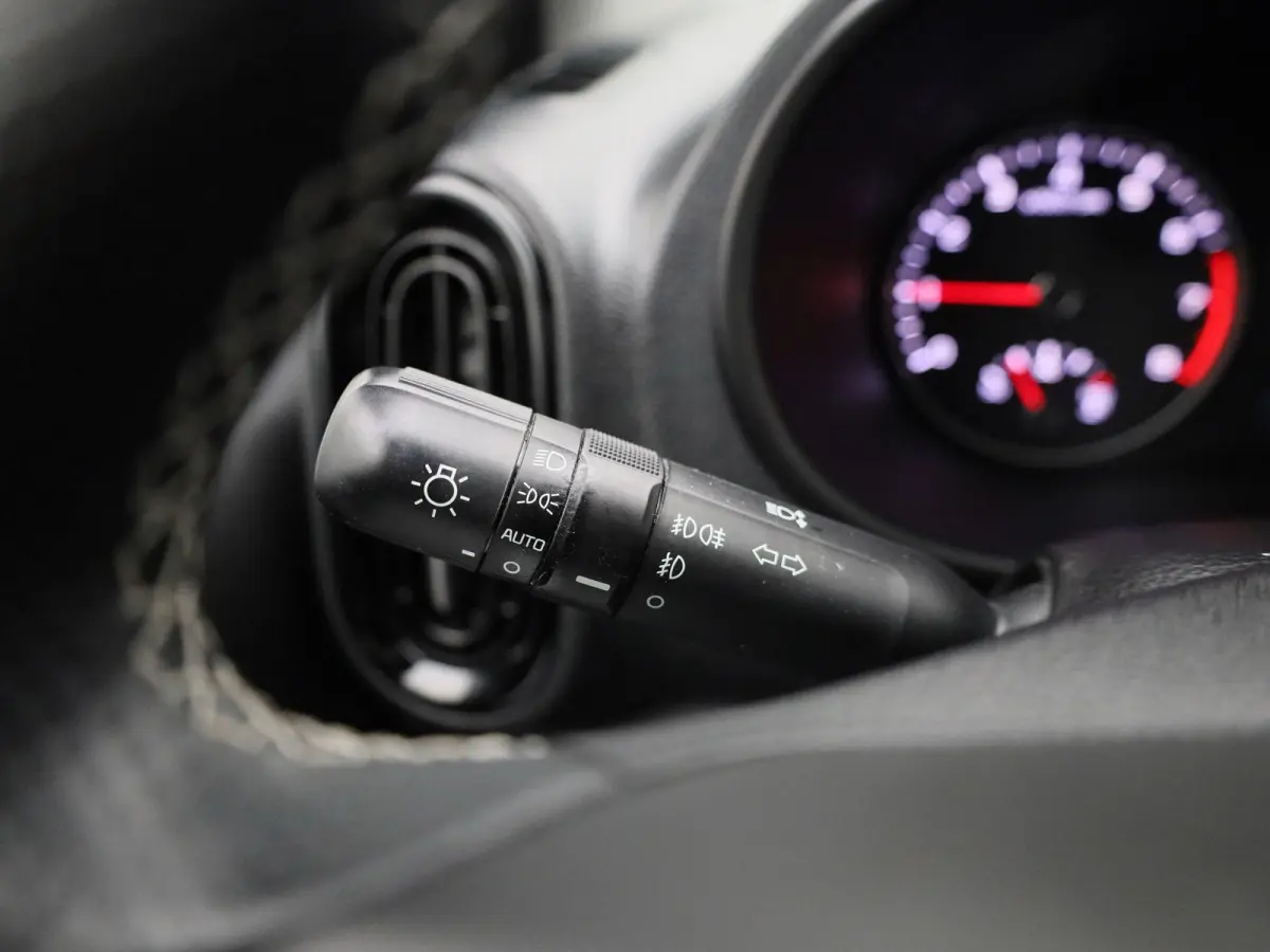 1.0 T-GDi X-Line 5p | Apple Carplay / Android | Stoelverwarming | Stuurverwarming |