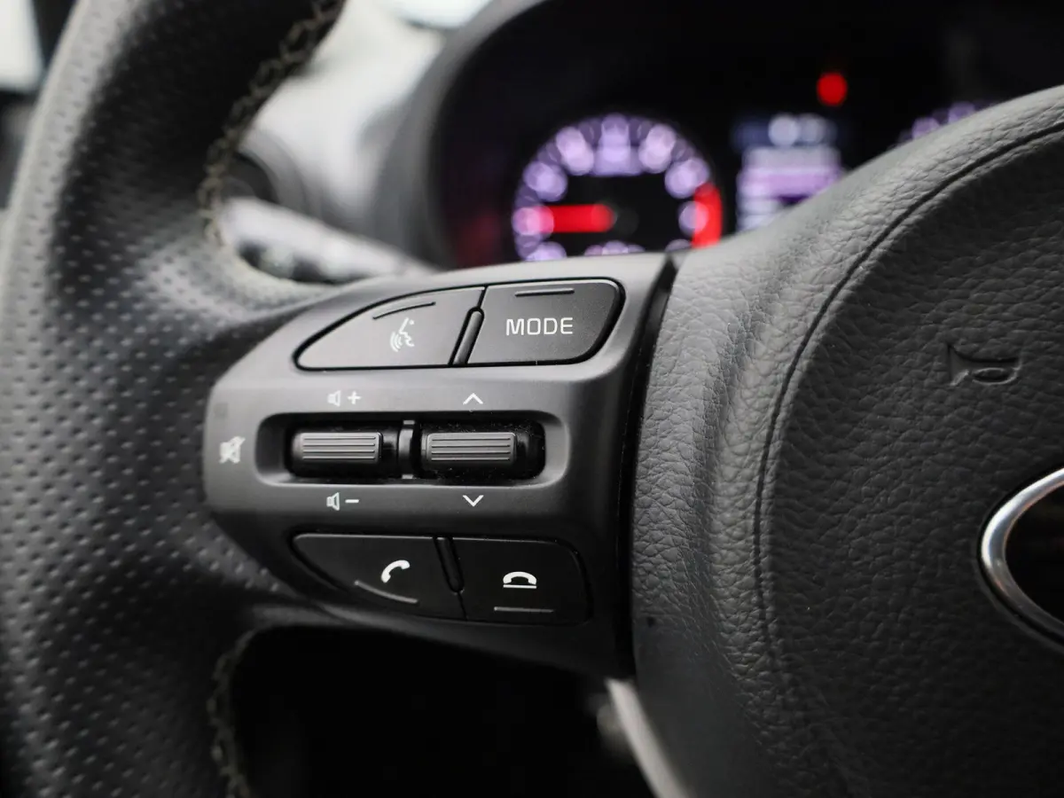1.0 T-GDi X-Line 5p | Apple Carplay / Android | Stoelverwarming | Stuurverwarming |