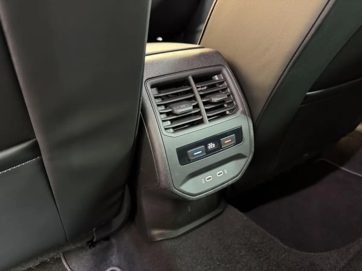 1.4 e-Hybrid VZ Adrenaline SoH 92,27% Apple CarPlay/Android Auto | Adaptieve cruise control | Climate control | LED verlichting | Lichtmetalen velgen | Stoel- en stuurverwarming | Parkeersen