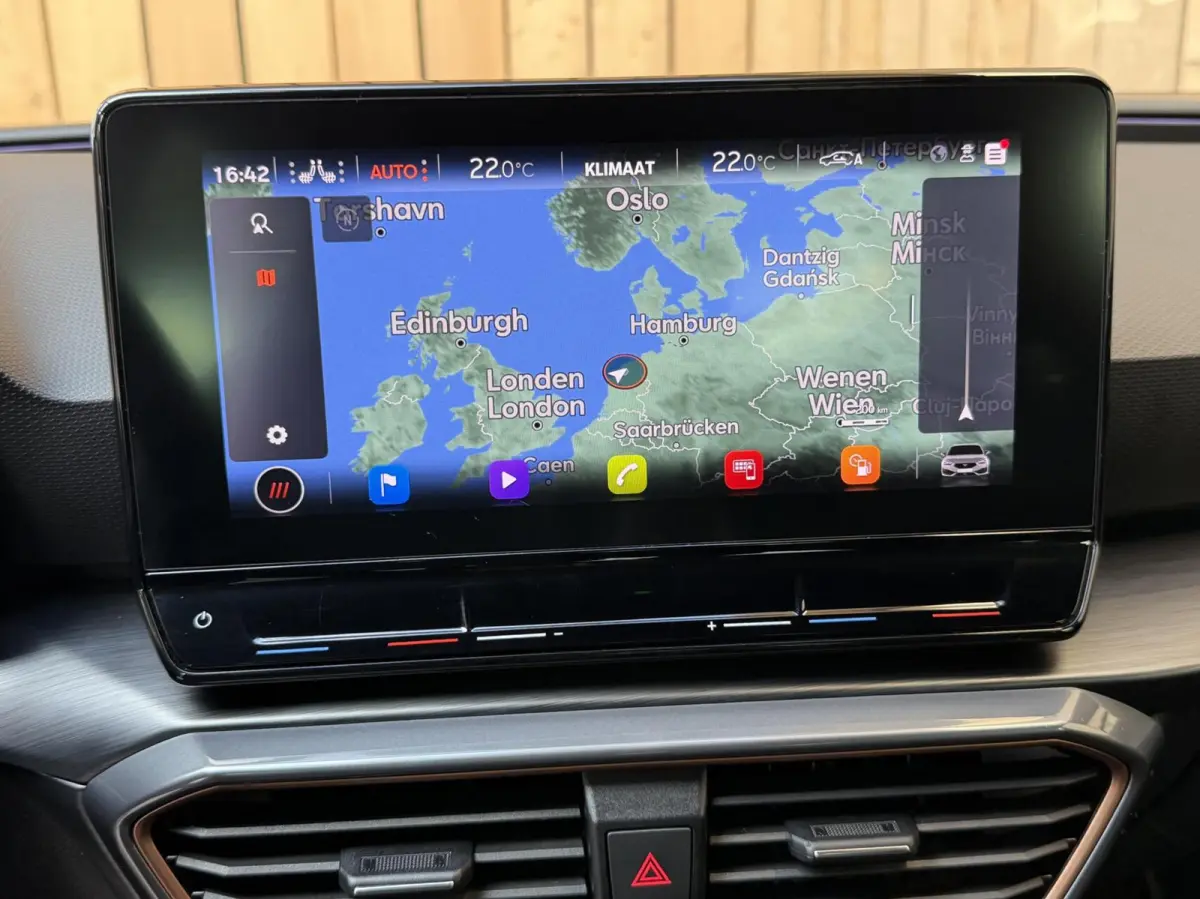 1.4 e-Hybrid VZ Adrenaline SoH 92,27% Apple CarPlay/Android Auto | Adaptieve cruise control | Climate control | LED verlichting | Lichtmetalen velgen | Stoel- en stuurverwarming | Parkeersen