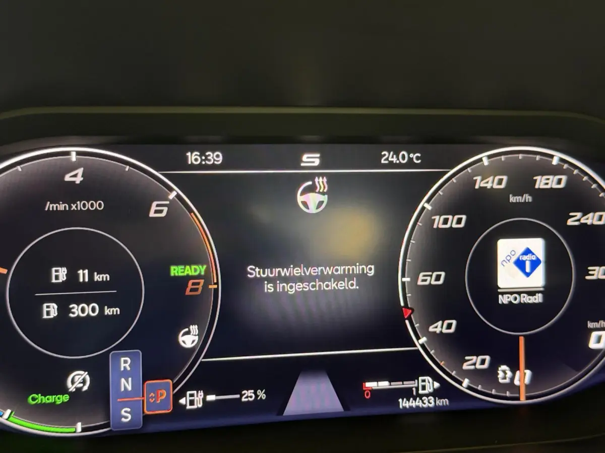 1.4 e-Hybrid VZ Adrenaline SoH 92,27% Apple CarPlay/Android Auto | Adaptieve cruise control | Climate control | LED verlichting | Lichtmetalen velgen | Stoel- en stuurverwarming | Parkeersen