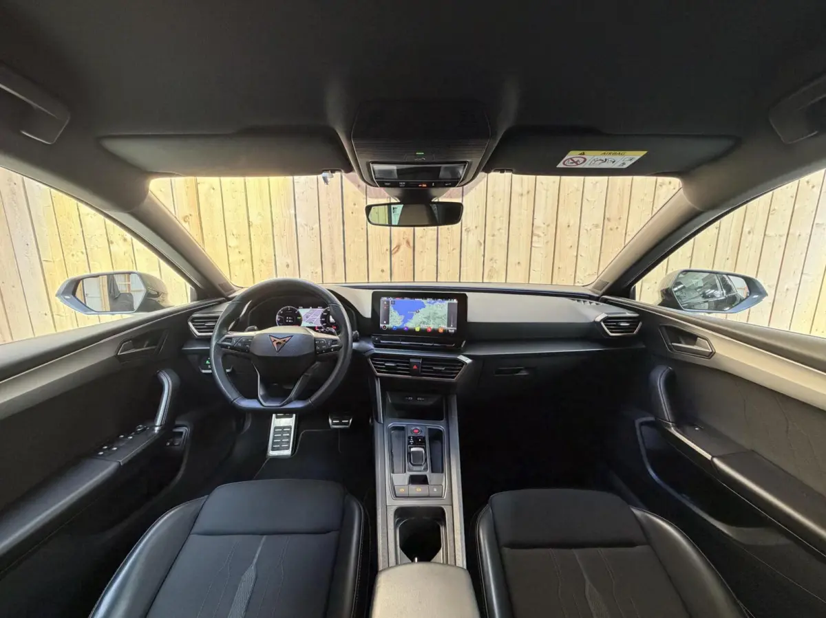 1.4 e-Hybrid VZ Adrenaline SoH 92,27% Apple CarPlay/Android Auto | Adaptieve cruise control | Climate control | LED verlichting | Lichtmetalen velgen | Stoel- en stuurverwarming | Parkeersen