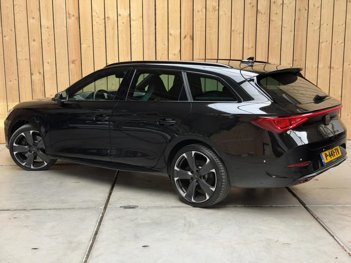 1.4 e-Hybrid VZ Adrenaline SoH 92,27% Apple CarPlay/Android Auto | Adaptieve cruise control | Climate control | LED verlichting | Lichtmetalen velgen | Stoel- en stuurverwarming | Parkeersen