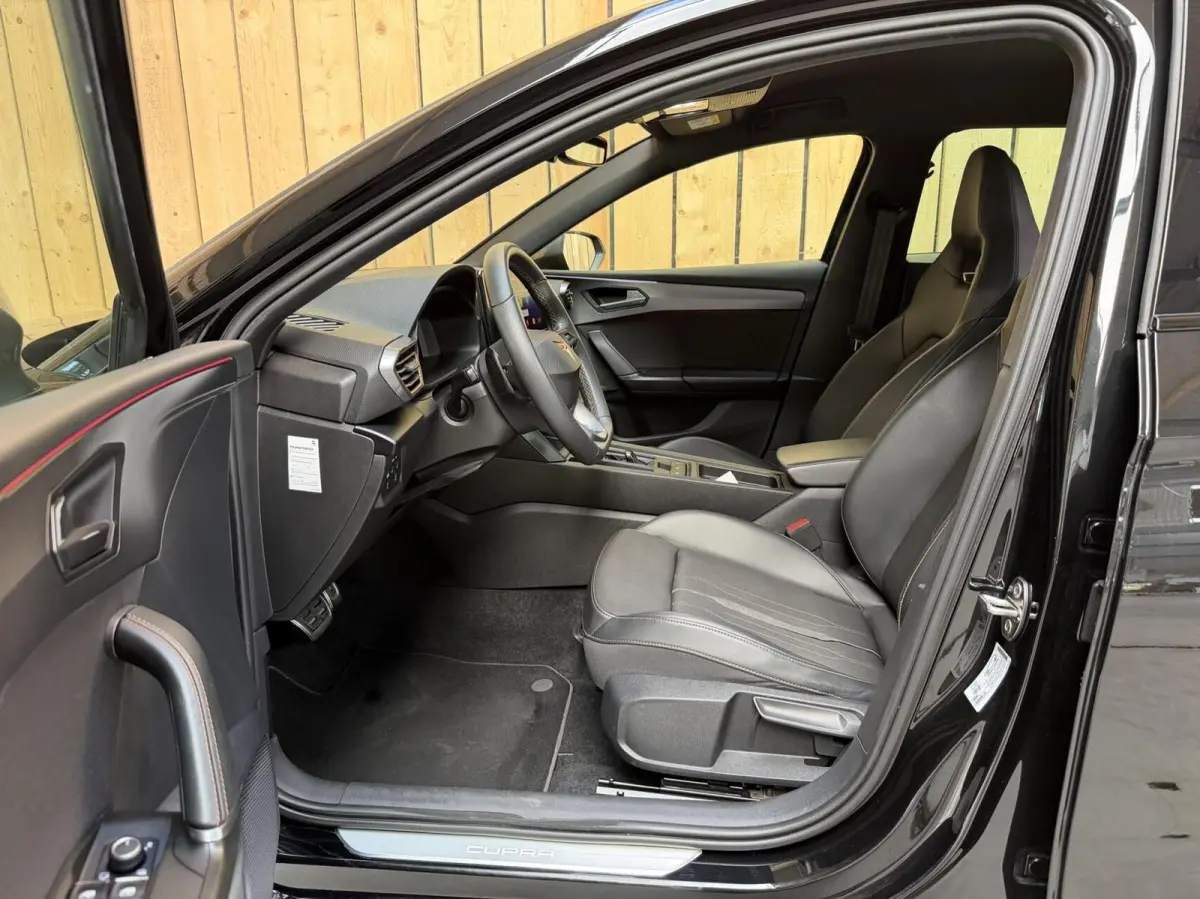 1.4 e-Hybrid VZ Adrenaline SoH 92,27% Apple CarPlay/Android Auto | Adaptieve cruise control | Climate control | LED verlichting | Lichtmetalen velgen | Stoel- en stuurverwarming | Parkeersen