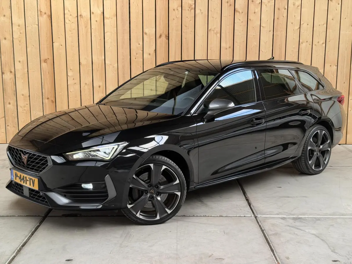 1.4 e-Hybrid VZ Adrenaline SoH 92,27% Apple CarPlay/Android Auto | Adaptieve cruise control | Climate control | LED verlichting | Lichtmetalen velgen | Stoel- en stuurverwarming | Parkeersen