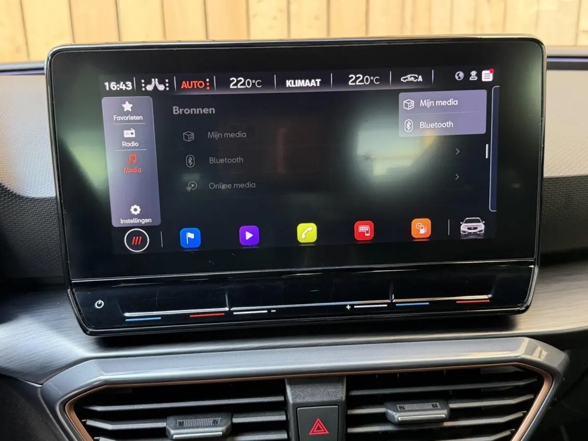 1.4 e-Hybrid VZ Adrenaline SoH 92,27% Apple CarPlay/Android Auto | Adaptieve cruise control | Climate control | LED verlichting | Lichtmetalen velgen | Stoel- en stuurverwarming | Parkeersen
