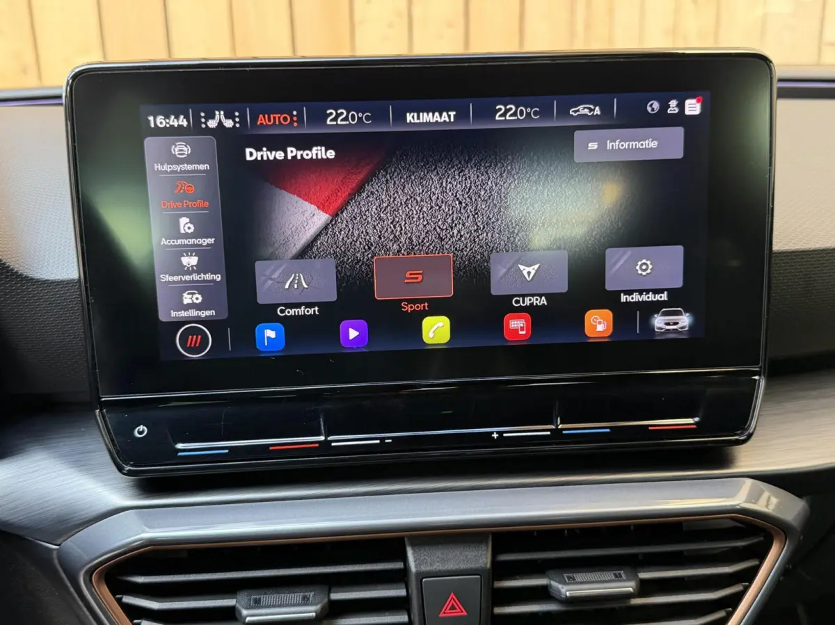 1.4 e-Hybrid VZ Adrenaline SoH 92,27% Apple CarPlay/Android Auto | Adaptieve cruise control | Climate control | LED verlichting | Lichtmetalen velgen | Stoel- en stuurverwarming | Parkeersen