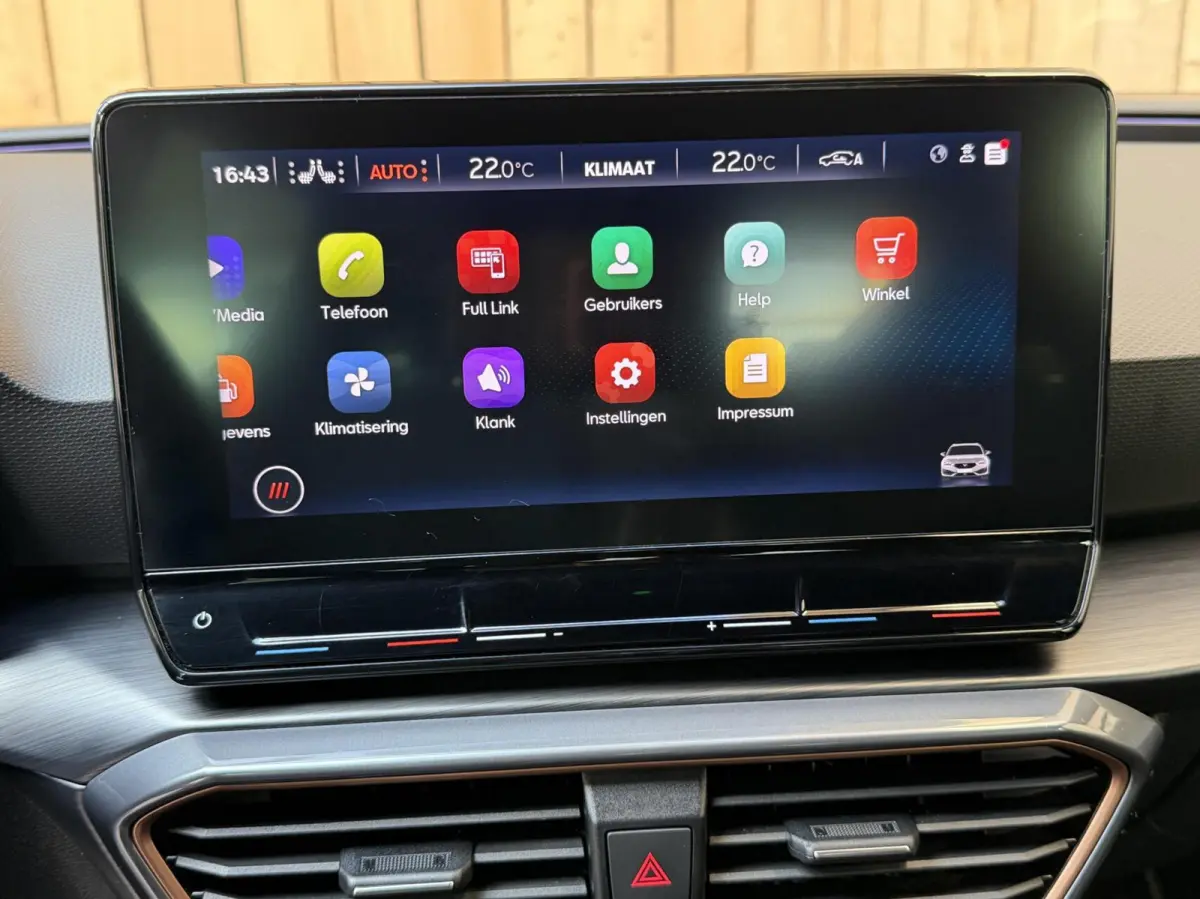 1.4 e-Hybrid VZ Adrenaline SoH 92,27% Apple CarPlay/Android Auto | Adaptieve cruise control | Climate control | LED verlichting | Lichtmetalen velgen | Stoel- en stuurverwarming | Parkeersen