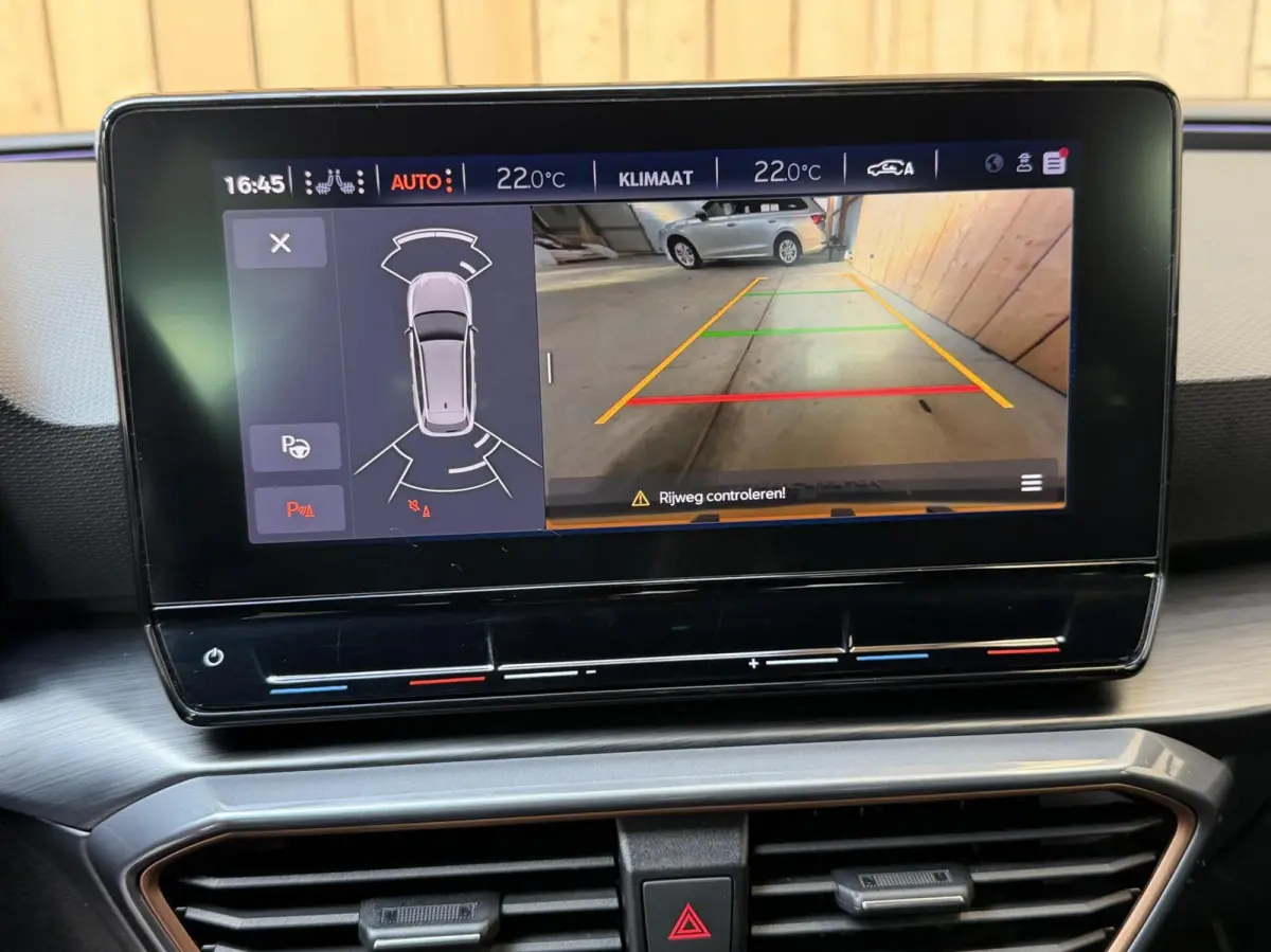 1.4 e-Hybrid VZ Adrenaline SoH 92,27% Apple CarPlay/Android Auto | Adaptieve cruise control | Climate control | LED verlichting | Lichtmetalen velgen | Stoel- en stuurverwarming | Parkeersen