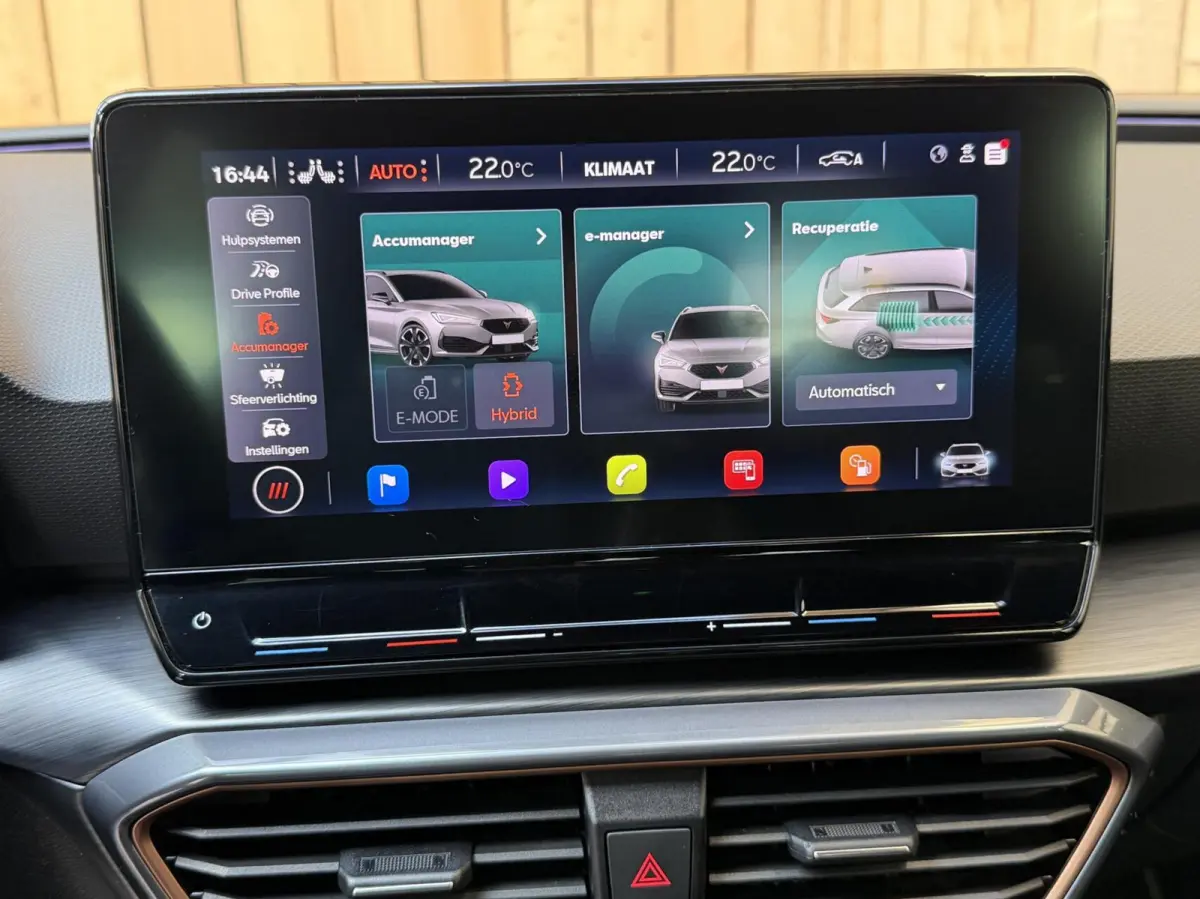 1.4 e-Hybrid VZ Adrenaline SoH 92,27% Apple CarPlay/Android Auto | Adaptieve cruise control | Climate control | LED verlichting | Lichtmetalen velgen | Stoel- en stuurverwarming | Parkeersen