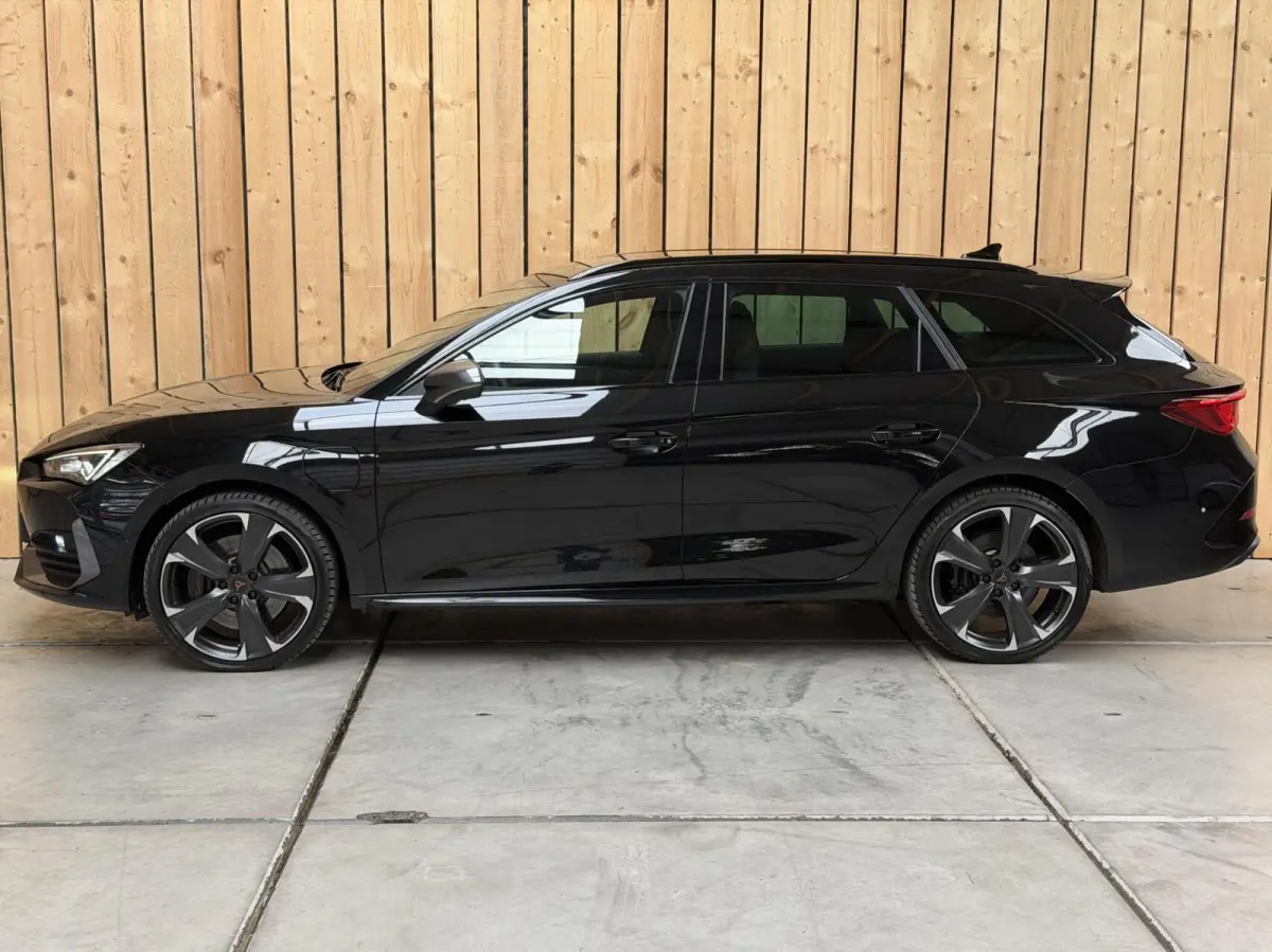1.4 e-Hybrid VZ Adrenaline SoH 92,27% Apple CarPlay/Android Auto | Adaptieve cruise control | Climate control | LED verlichting | Lichtmetalen velgen | Stoel- en stuurverwarming | Parkeersen