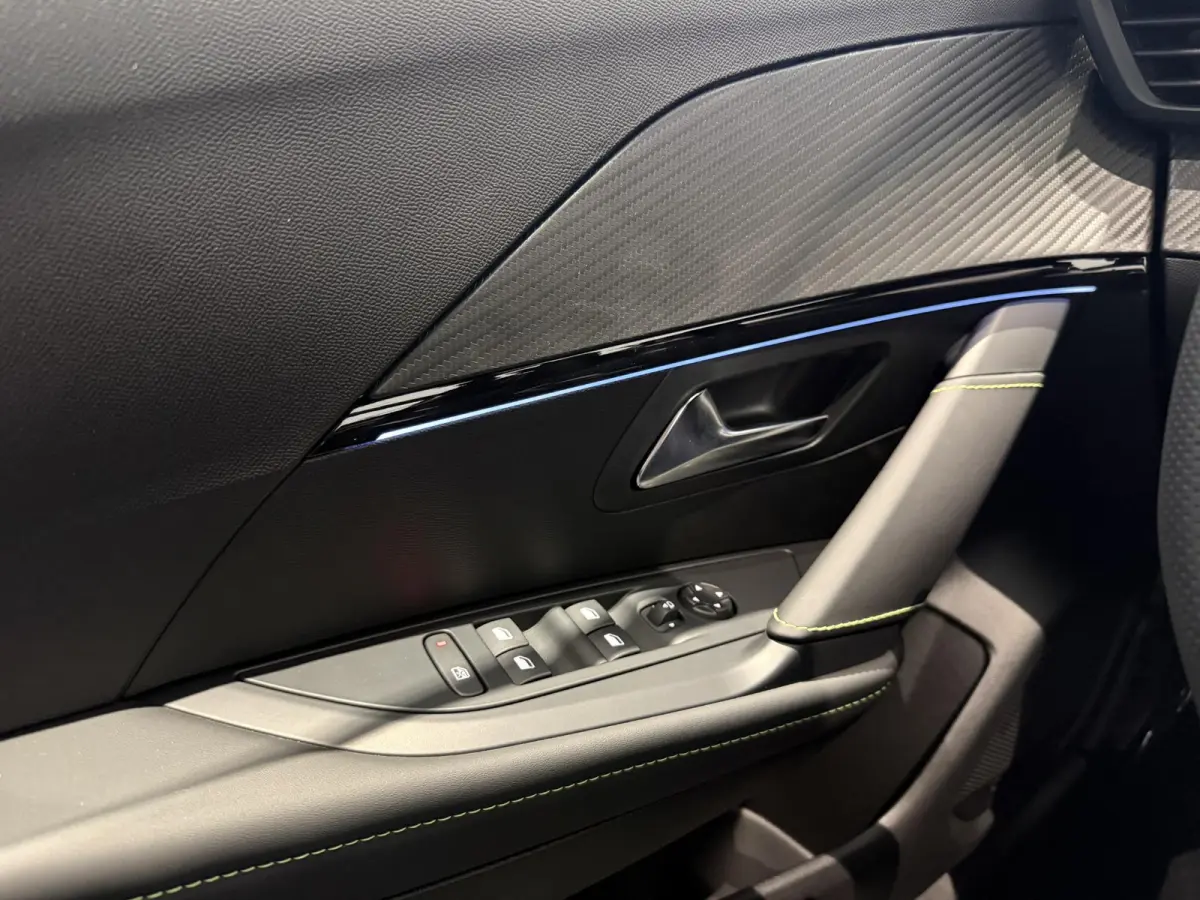1.2 Hybrid 145 e-DCS6 GT | APPLE CARPLAY & ANDROID AUTO | CAMERA VOOR EN ACHTER | MASSAGE STOEL | STOELVERWARMING | DEMO AUTO |