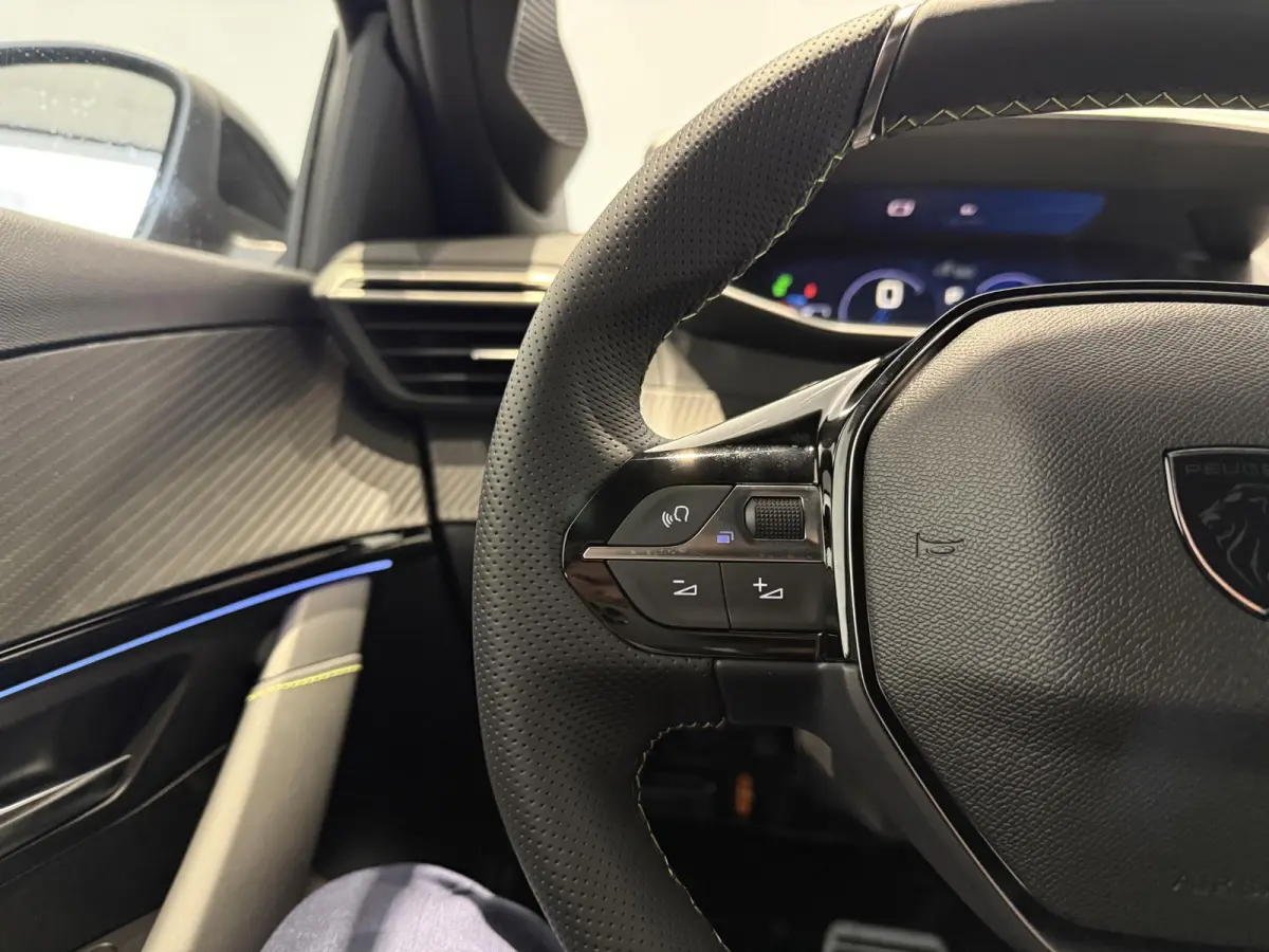 1.2 Hybrid 145 e-DCS6 GT | APPLE CARPLAY & ANDROID AUTO | CAMERA VOOR EN ACHTER | MASSAGE STOEL | STOELVERWARMING | DEMO AUTO |