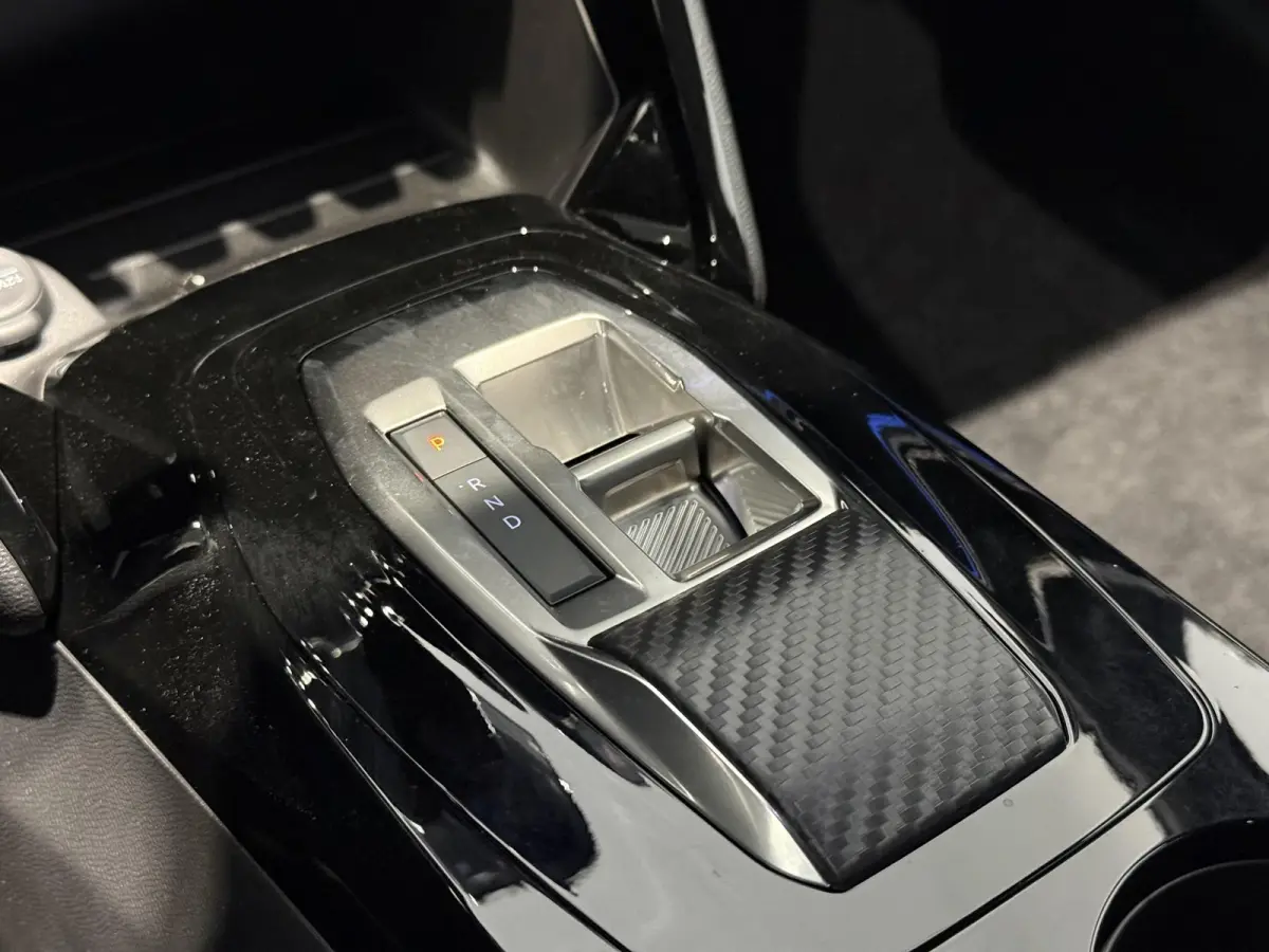 1.2 Hybrid 145 e-DCS6 GT | APPLE CARPLAY & ANDROID AUTO | CAMERA VOOR EN ACHTER | MASSAGE STOEL | STOELVERWARMING | DEMO AUTO |