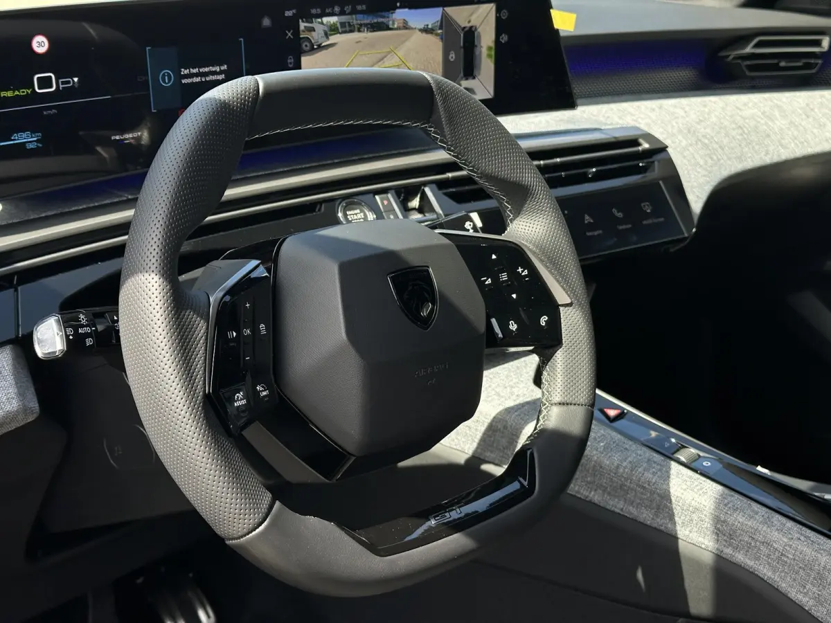 GT 73 kWh / Camera Voor & Achter / 360° Camera / Keyless Entry / Warmtepomp / Adaptieve Cruise Control