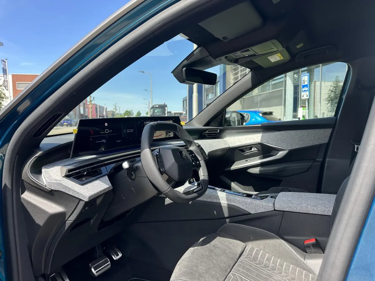 GT 73 kWh / Camera Voor & Achter / 360° Camera / Keyless Entry / Warmtepomp / Adaptieve Cruise Control