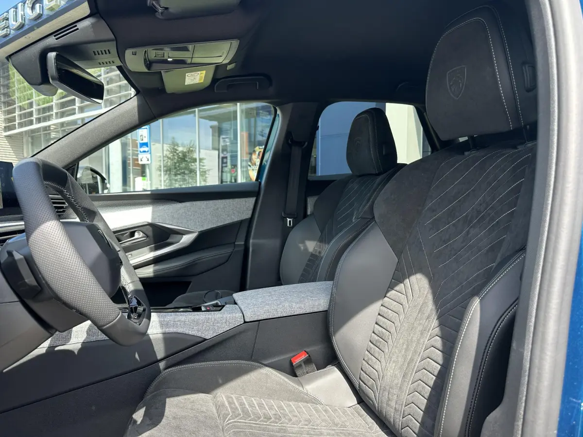 GT 73 kWh / Camera Voor & Achter / 360° Camera / Keyless Entry / Warmtepomp / Adaptieve Cruise Control