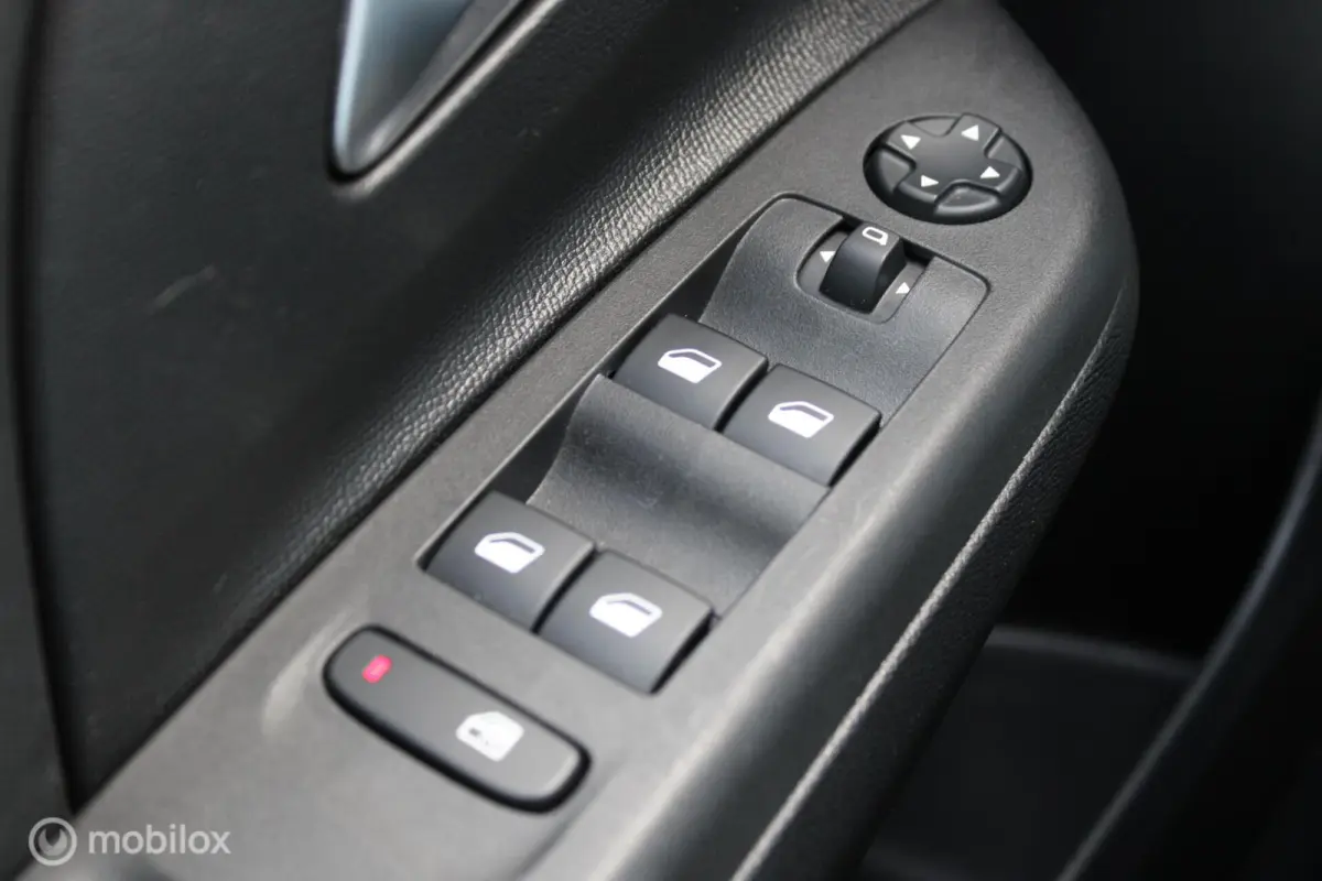 Edition 50 kWh 3-fasen, Navi, App connect, Pdc + Camera, Cruise, Clima