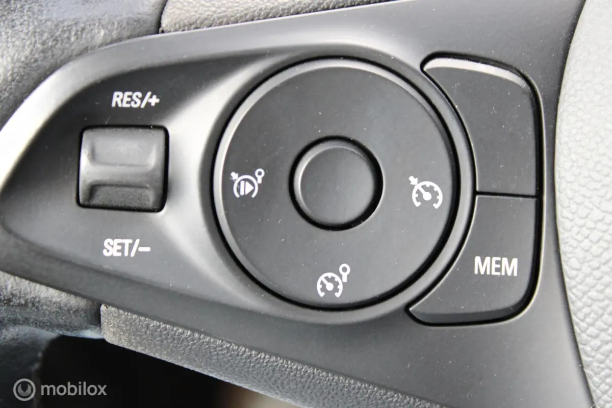 Edition 50 kWh 3-fasen, Navi, App connect, Pdc + Camera, Cruise, Clima