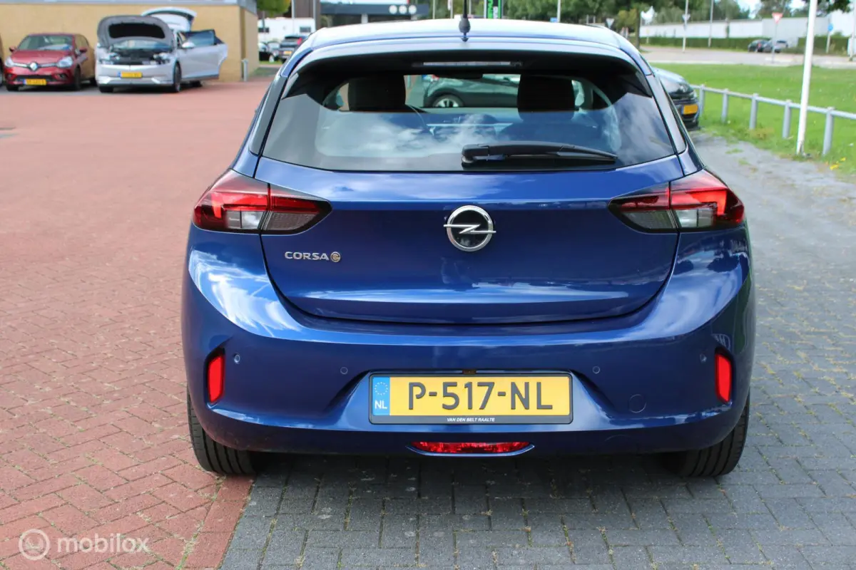 Edition 50 kWh 3-fasen, Navi, App connect, Pdc + Camera, Cruise, Clima