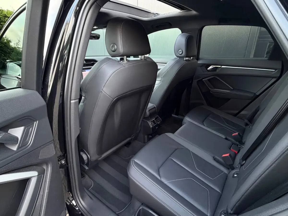 35 TFSI S-Line 150 pk Blackstyle/pano/Camera/sfeerverlichting