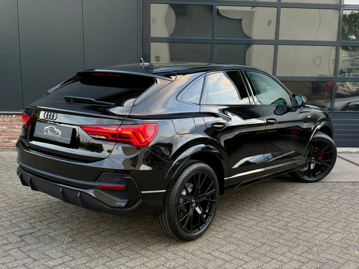 35 TFSI S-Line 150 pk Blackstyle/pano/Camera/sfeerverlichting