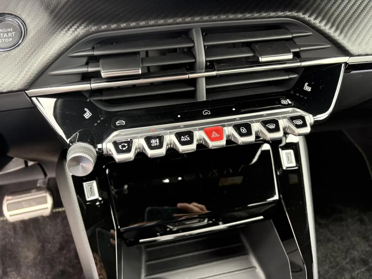 1.2 Hybrid 145 GT | Elektrische stoelen | Adaptieve cruise control | Stoelverwarming | 360 Camera | Apple Carplay/Android auto