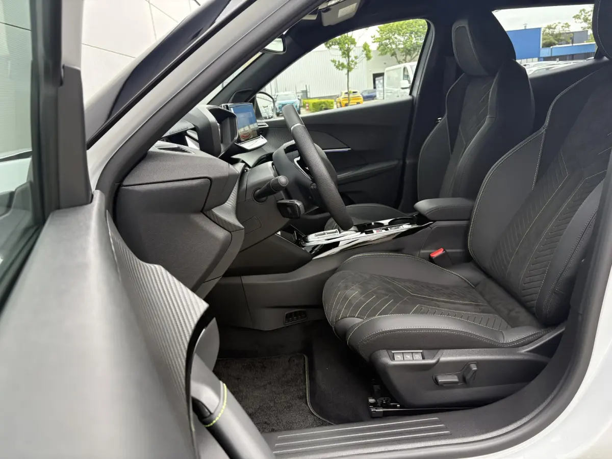1.2 Hybrid 145 GT | Elektrische stoelen | Adaptieve cruise control | Stoelverwarming | 360 Camera | Apple Carplay/Android auto