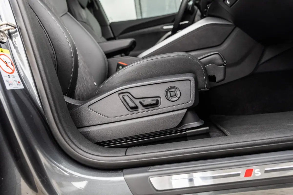 2.0 TFSI e-hybrid 299pk quattro S edition | Bijrijdersscherm | Ambiance Verlichting | Panoramadak | 360 Camera