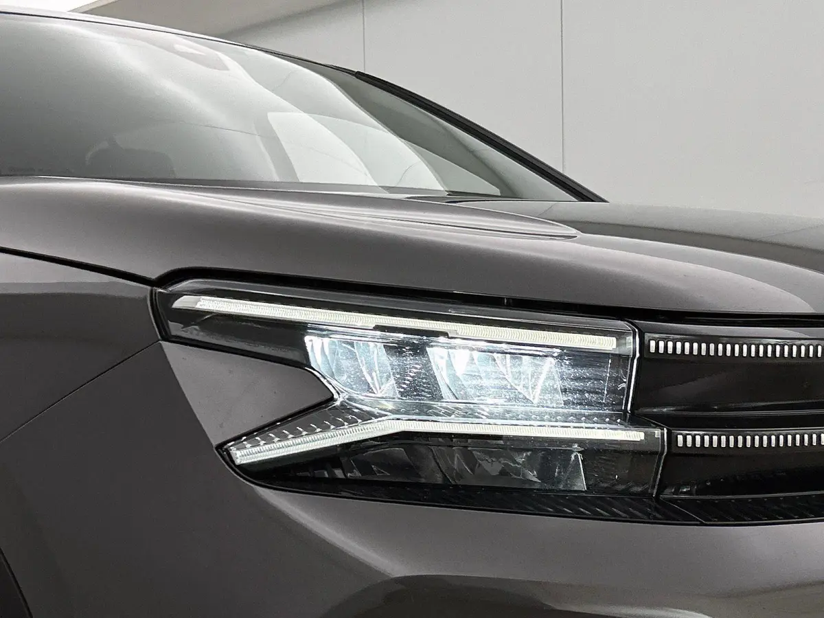 1.6 Plug-in Hybrid 225 Feel CAMERA | NAVI & CARPLAY | AD-CRUISE