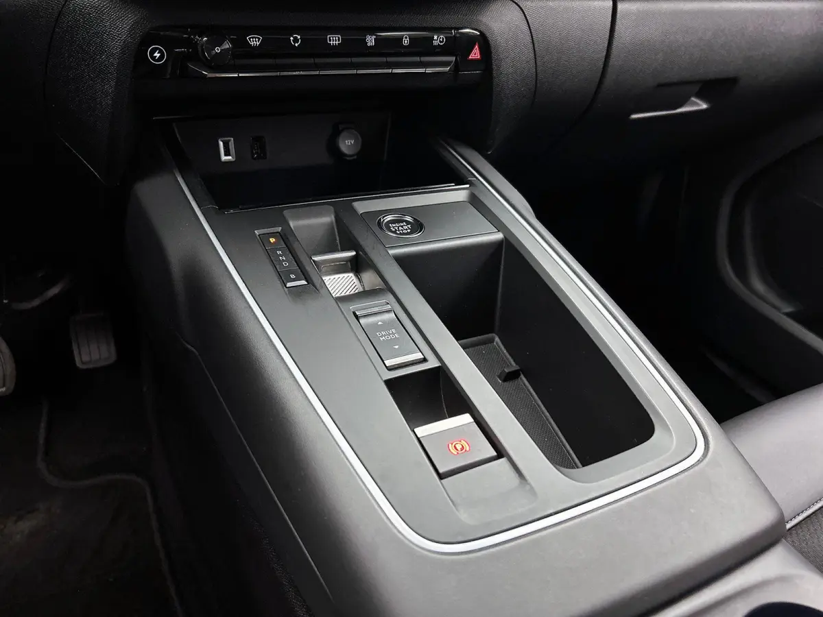 1.6 Plug-in Hybrid 225 Feel CAMERA | NAVI & CARPLAY | AD-CRUISE