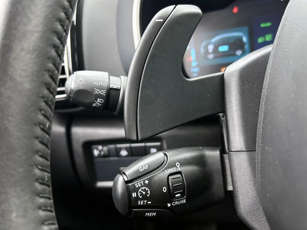 1.6 Plug-in Hybrid 225 Feel CAMERA | NAVI & CARPLAY | AD-CRUISE