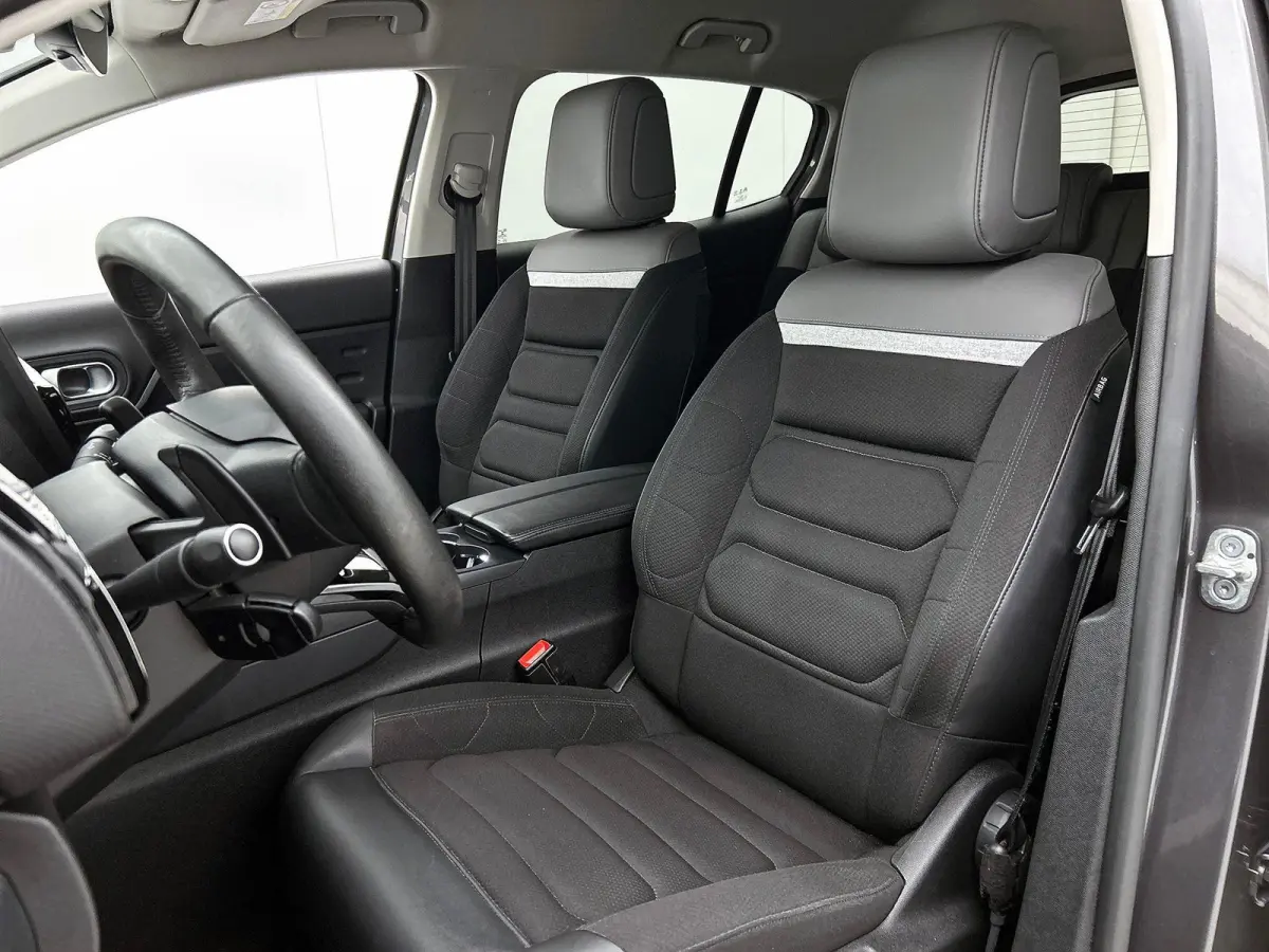 1.6 Plug-in Hybrid 225 Feel CAMERA | NAVI & CARPLAY | AD-CRUISE