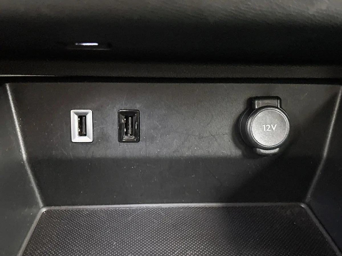 1.6 Plug-in Hybrid 225 Feel CAMERA | NAVI & CARPLAY | AD-CRUISE