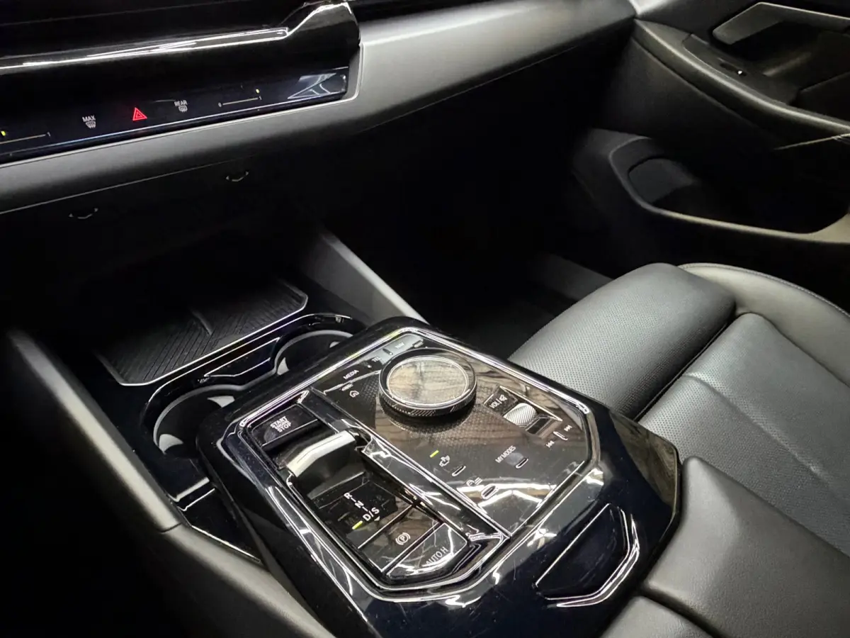 550e xDrive Leder Clima LED Camera Carplay 19"LM