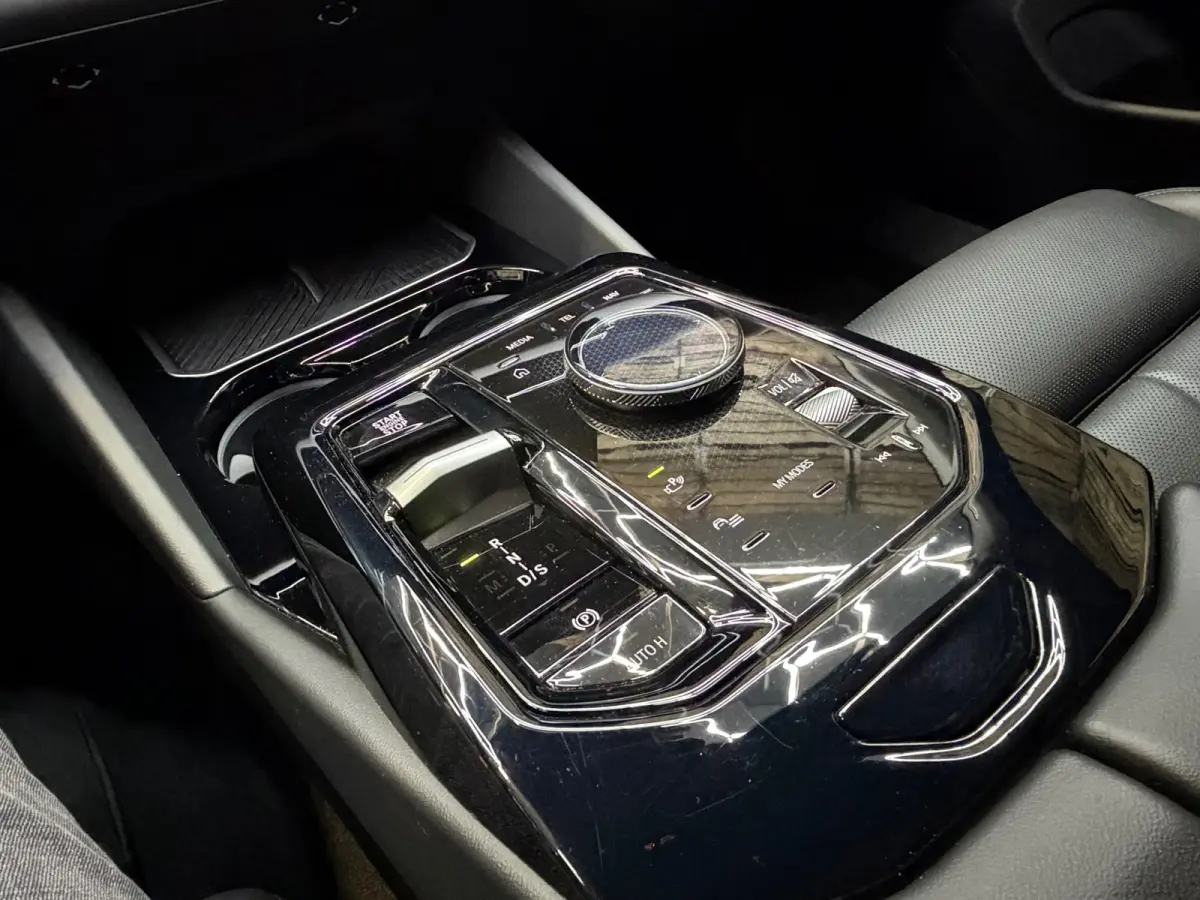 550e xDrive Leder Clima LED Camera Carplay 19"LM