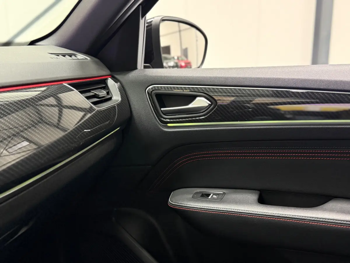 TCe 160 R.S. Line EDC Aut.| Digital Cockpit | Keyless | Leder/Alcantara | ACC | Navi | Camera | Full LED