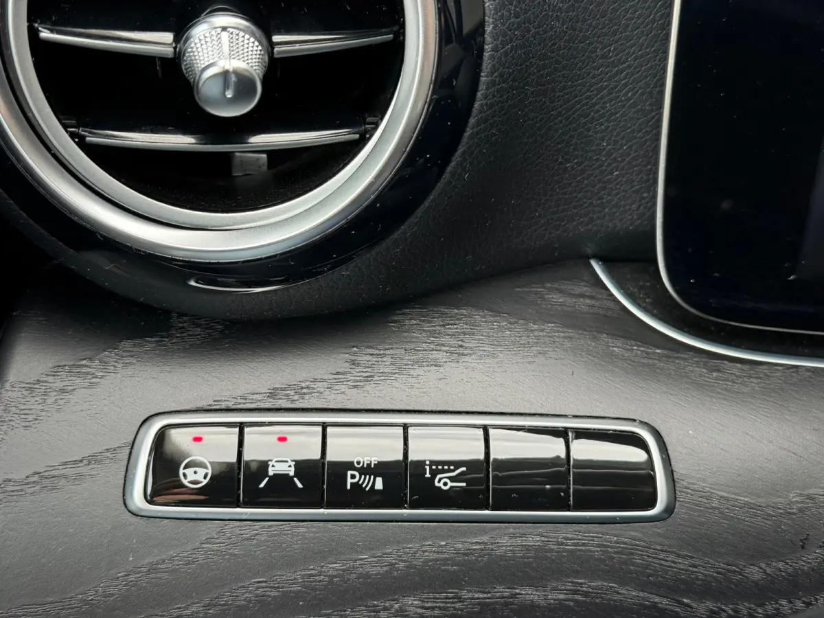 250 Premium Plus l Pano l Headup l Burmester l Memory l Virtual l ACC & lane l 360 Camera l Volleder l