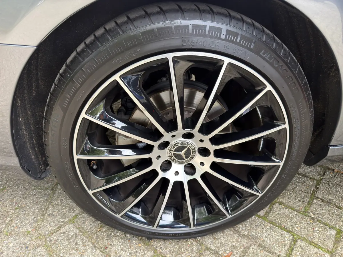 250 Premium Plus l Pano l Headup l Burmester l Memory l Virtual l ACC & lane l 360 Camera l Volleder l