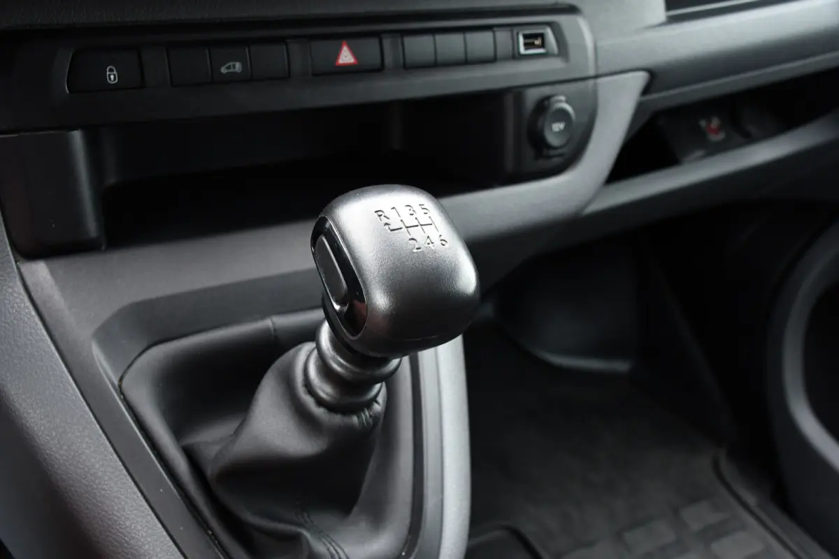 1.5 BlueHDI 120 PB Edition 360 Camera, Carplay, Cruise, 120pk, Trekhaak, Multimedia, Uniek!