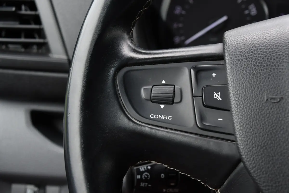 1.5 BlueHDI 120 PB Edition 360 Camera, Carplay, Cruise, 120pk, Trekhaak, Multimedia, Uniek!