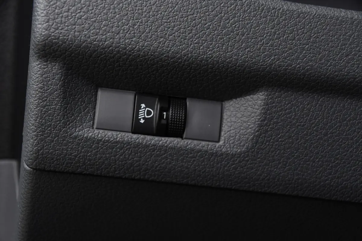 1.5 BlueHDI 120 PB Edition 360 Camera, Carplay, Cruise, 120pk, Trekhaak, Multimedia, Uniek!
