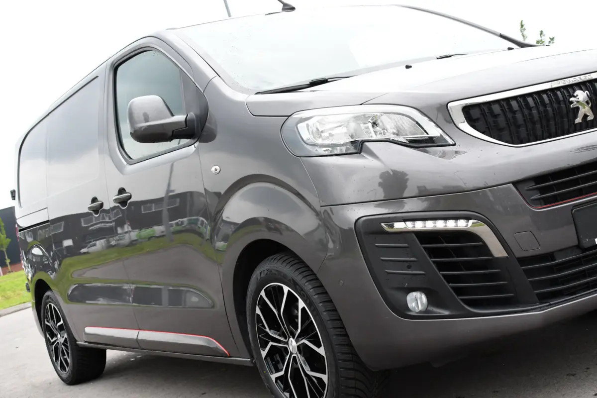 1.5 BlueHDI 120 PB Edition 360 Camera, Carplay, Cruise, 120pk, Trekhaak, Multimedia, Uniek!