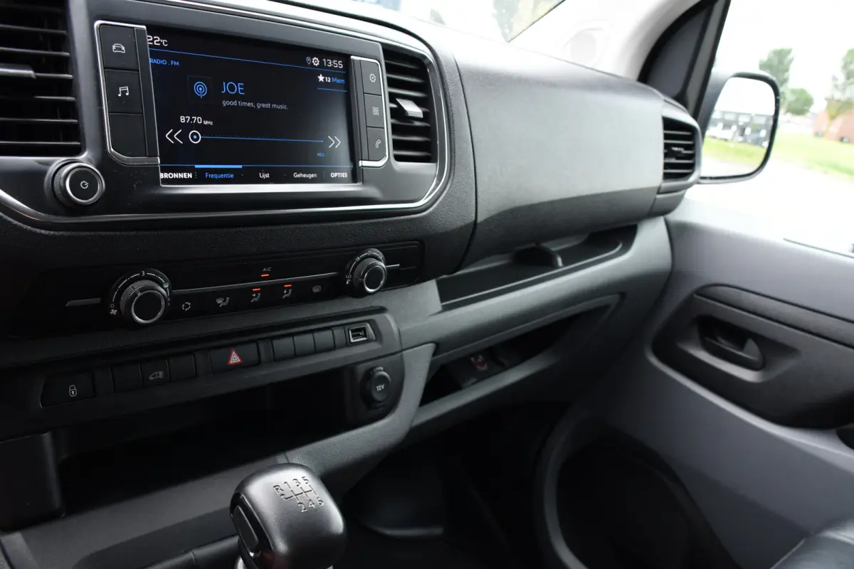1.5 BlueHDI 120 PB Edition 360 Camera, Carplay, Cruise, 120pk, Trekhaak, Multimedia, Uniek!