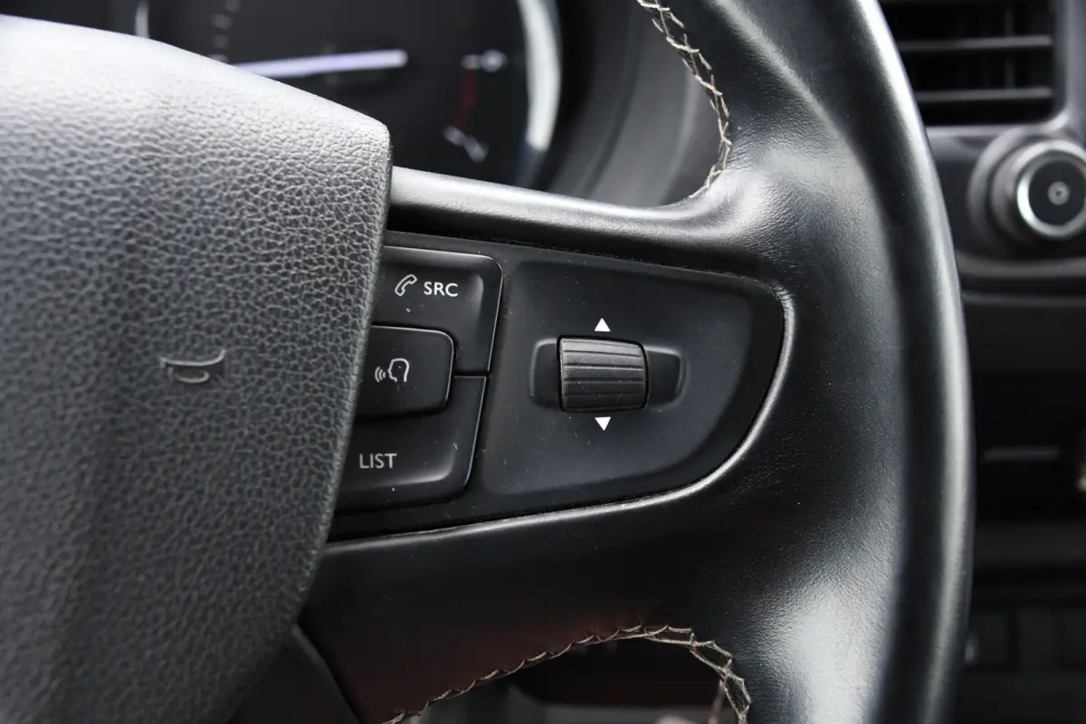 1.5 BlueHDI 120 PB Edition 360 Camera, Carplay, Cruise, 120pk, Trekhaak, Multimedia, Uniek!
