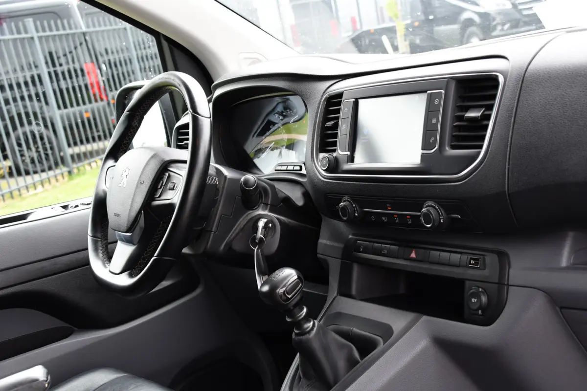 1.5 BlueHDI 120 PB Edition 360 Camera, Carplay, Cruise, 120pk, Trekhaak, Multimedia, Uniek!